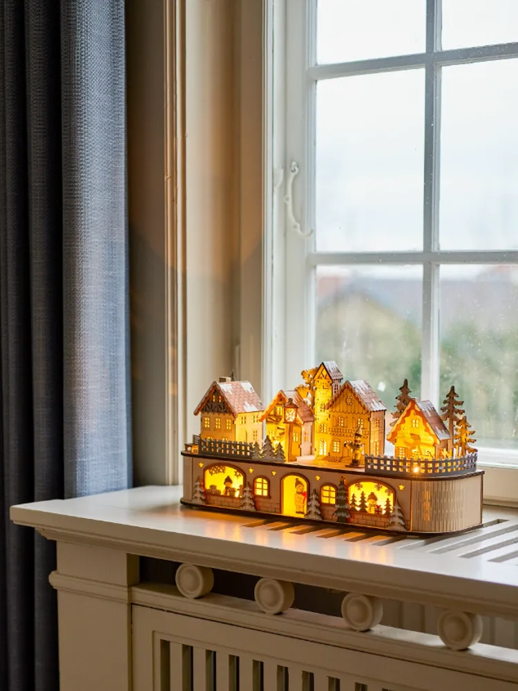 Bloomingville Norwich Juleby med LED-lys