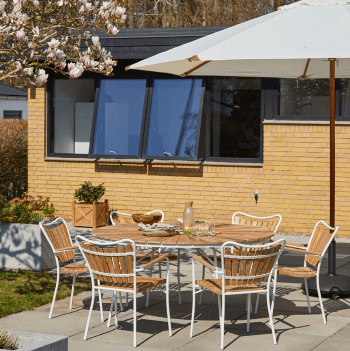 Cinas Ellen Set, Teak & Hvit Aluminium Ø150 + 6 Stoler