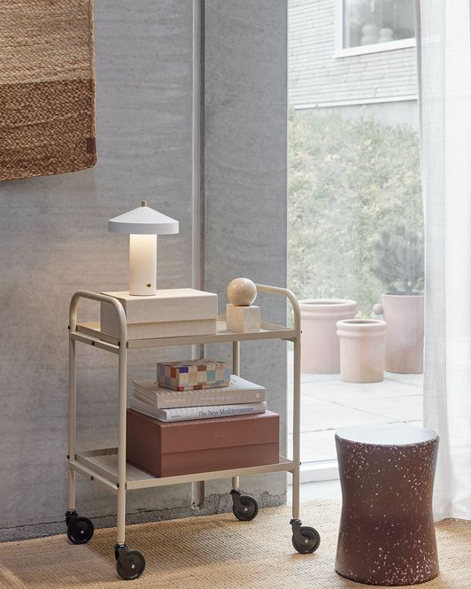 Hovedbilde OYOY Hatto Trådløs Bordlampe Hvit