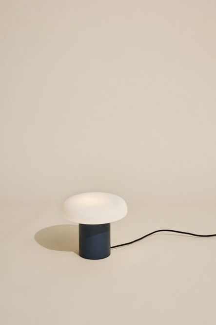 Hovedbilde Hübsch Ateliers Bordlampe Mørkblå/Hvit