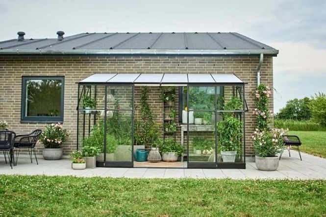 Hovedbilde Halls Drivhus Qube Lean-to Herdet Glass Sort 7,1 ...