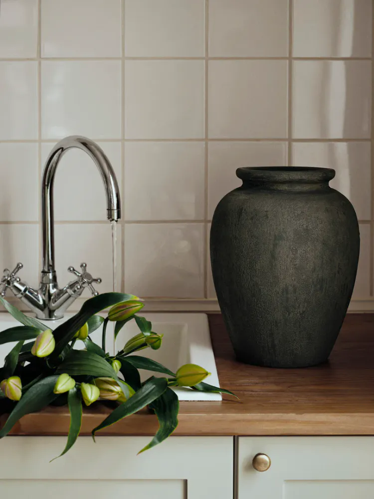 Broste Copenhagen Uma Vase 30cm, Dark Brown